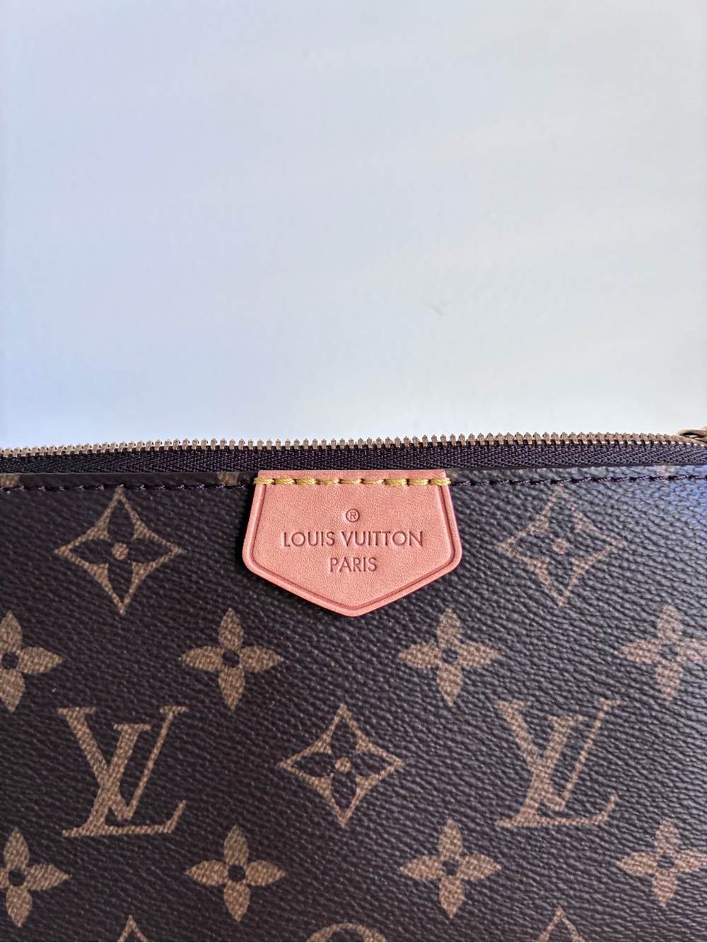 Louis Vuitton Multi Accessories Pouch - Picture 2 of 6